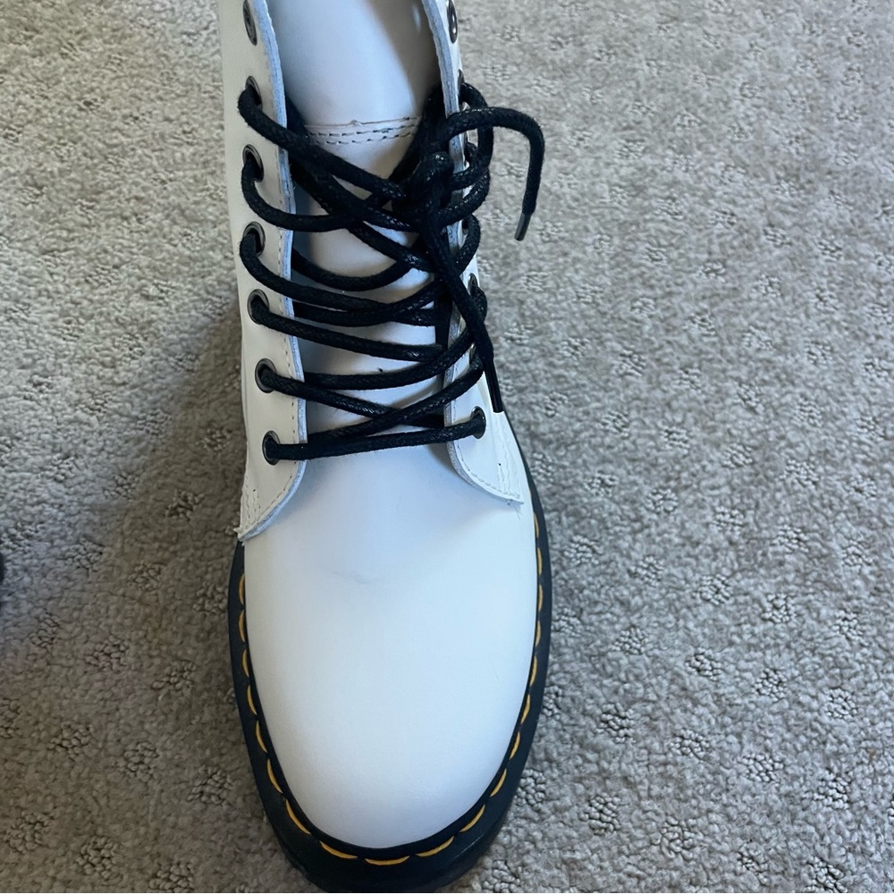 Dr Martens Jadon White Boots (Never Worn) Size 9 - Picture 4 of 9